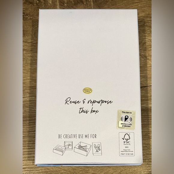 House of Harlow 1960 Set of 3 Stack Necklace - New in box - Picture 3 of 3